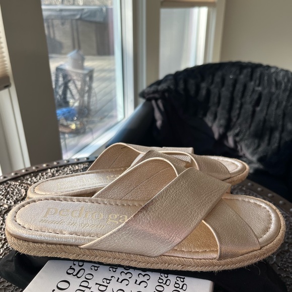 ✨NEW PEDRO GARCIA LIGHT GOLD CRISS CROSS ESPADRILLE FLAT SANDALS 37 7 - Picture 2 of 8